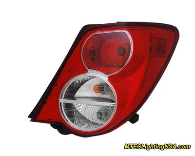 Conjunto de lámpara de luz trasera lateral derecha TYC para Chevrolet Chevy Sonic 2012-2014 Foto 1 de 3