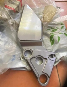 Suzuki GSF Bandit 600 1200 LH Foot Rest Hanger Bracket NEW 1995-2004 43521-26E01 - Picture 1 of 4