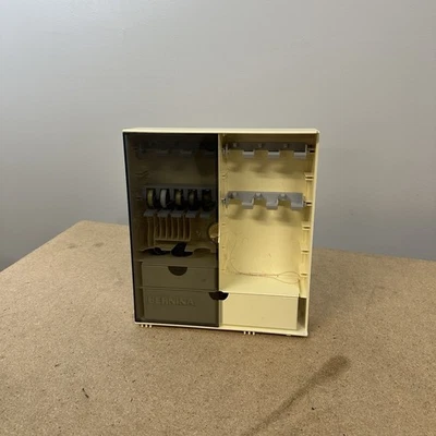 Caja de almacenamiento de accesorios de pie para máquina de coser Bernina  Foto 1 de 4