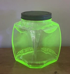Octagonal Green Uranium Depression Glass Art Deco 5.5" Storage Jar Canister +Lid - Picture 1 of 12
