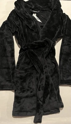 Nuevo Victoria's Secret ROSA Felpa Corto Acogedor Suave Bata Logo Negro Talla S Nuevo con Etiquetas Foto 1 de 3