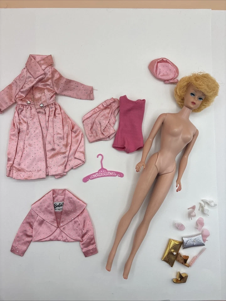 Barbie Mattel 1964 Vintage Original Pelo Grande Rosa Brillante Set de Regalo Accesorios Foto 1 de 4