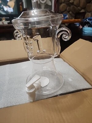 Dispensador de plástico para beber Foto 1 de 4