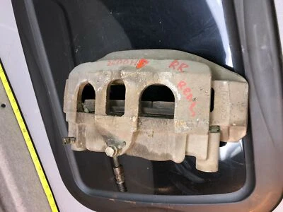 Pinza de freno ABS lado del pasajero trasero derecho Nissan NV 2500 2012-2016 con tubo OEM Foto 1 de 4