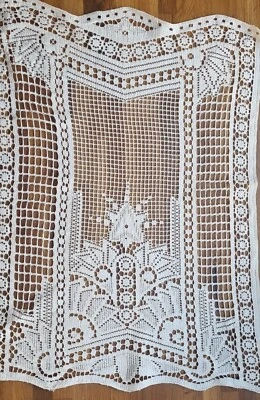 Napperon Ancien en Dentelle 72 x 57 cm - Photo 1/4