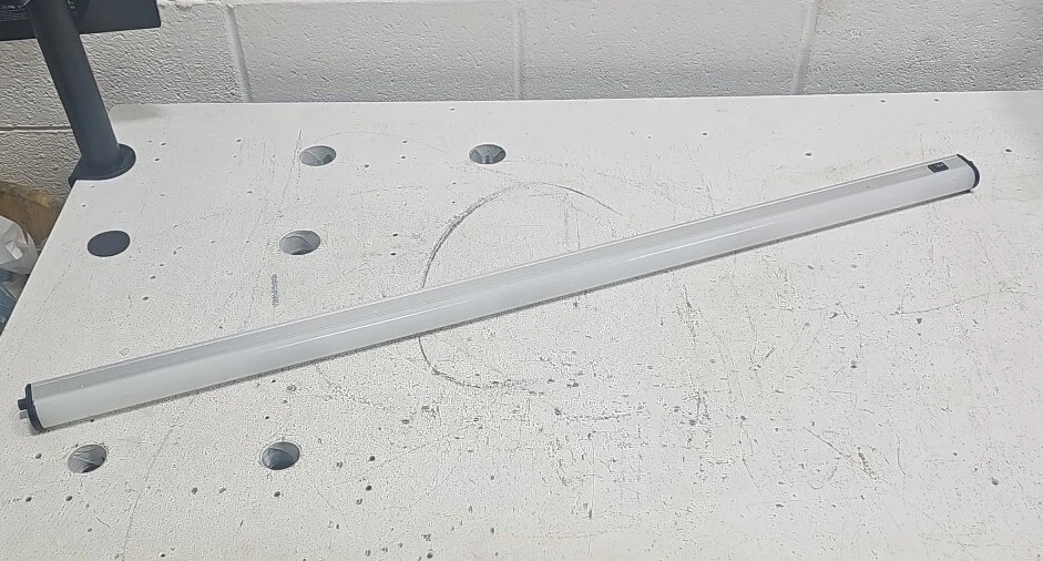  BANNER ENGINEERING WLB32C1130PBQ LED WORKSTATION LIGHTS 12-30VDC - Image 1 of 4