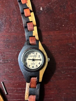 Reloj Madera Tensa, Mujer, Madera de Cerezo, 27 mm, Canadiense, Cuarzo, Batería Nueva Foto 1 de 4