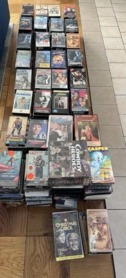 Huge Vintage VHS Lot Of 325 Blockbuster Store Close out Lot Movies Some Sealed - Imagem 1 de 4