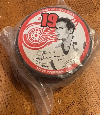 NHL Detroit Red Wings #19 Steve Yzerman Heroes Of HockeyTown Puck Little Caesers - Image 1 of 2