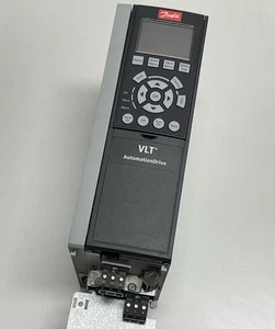 Danfoss VLT / convertitore di frequenza / FC-302P4K0T5E20H1XG / 131B0040 / 4,0 kW - Foto 1 di 2