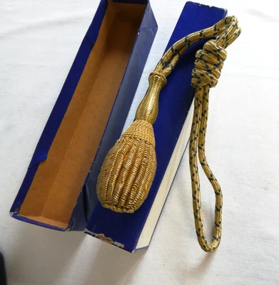 DRAGONA CON SCATOLA REGIO ESERCITO PENDAGLIO UNIFORME DA-SPADA MOLTO BELLA - Immagine 1 di 4