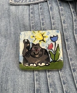 Artisan Hand Made, Hand Painted Ceramic Cat Brooch - Picture 1 of 7