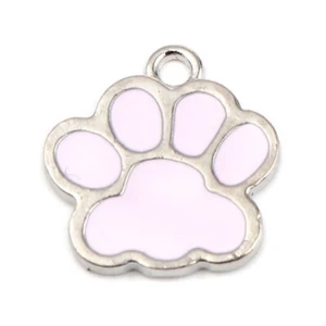 10 Lindos Colgantes Dije Tono Plateado en Forma de Pata de Perro con Detalle Esmaltado Rosa - Imagen 1 de 1
