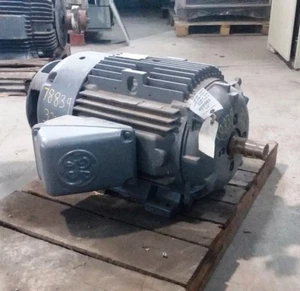 20 HP General Electric Motor, 1800 RPM, 324TS 326TS Frame, TEFC, 420 V, 1.15 SF - Picture 1 of 3