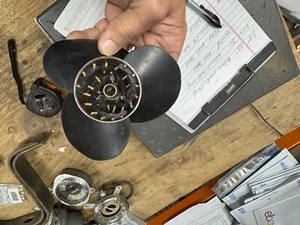 vintage electric fan with rubber blades - Picture 1 of 6