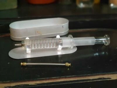 Ancienne seringue médicale CPF - Cabinet de curiosités - Photo 1/4