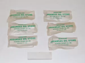 Vintage Nuovo Lotto di 7 Custodia in Plastica Pietra Olio Gutmann Arkansas Affilatura - Foto 1 di 4
