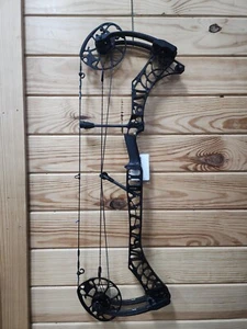 Mathews Phase 4 33 LH Compound Bow - Picture 1 of 4