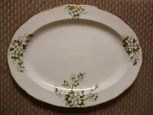 ROYAL ALBERT WHITE DOGWOOD PATTERN OVAL PLATTER  41 X 31 CM - Picture 1 of 3