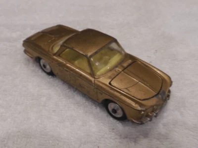 Corgi Toys 239 Volkswagen 1500 Karmann Ghia / Gold - Image 1 of 4