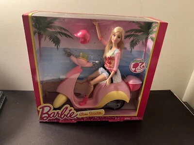 NUEVO SELLADO 2013 BARBIE FAVORITOS GLAM ROSA SCOOTER + MUÑECA Mattel pelo rubio BLW81 Foto 1 de 4