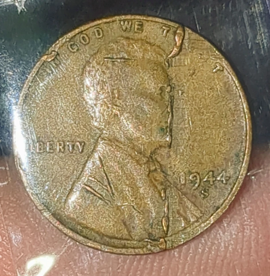 1944 PENNY - ERROR COIN, One-of-a-Kind!   Beyond Rare, FACE SPLIT DOWN FRONT!  - Image 1 of 4