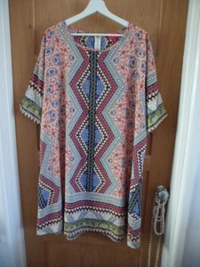 GEMMA COLLINS DESIGNER A SIZE 24 MIN IRON A DRESS SHORT SLEEVE MIX PATTERN - Picture 1 of 4