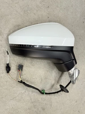 Espejo retrovisor derecho pasajero Volkswagen Tiguan 2018-2021 con punto ciego blanco Foto 1 de 4