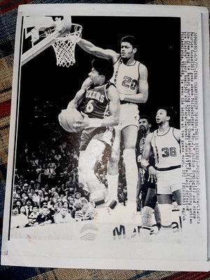 Baloncesto NBA 1977 tipo 3 fotos láser (12) Julius Erving Maurice Lucas Finales Foto 1 de 4
