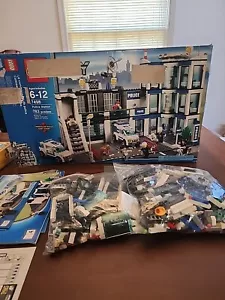 LEGO City - Estación de policía 7498 con manuales de instrucciones incompletos - Imagen 1 de 12