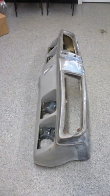 Cubierta del parachoques delantero original Pontiac Firebird 1979-1981 y transmisión am Foto 1 de 4