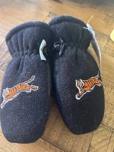 Thinsulate Toddler Size Black Fleece Mittens With Bengal Tiger ๐
NWT Waterroof - Picture 1 of 8