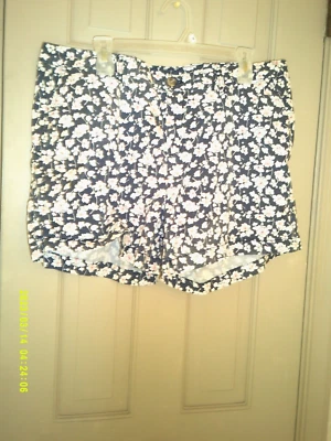 Pantalones cortos marca Glory descoloridos para dama, talla 18. Foto 1 de 2