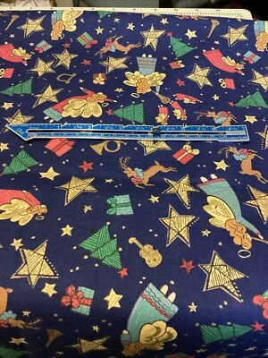 Tela estampada navideña de 2 yardas, fondo azul marino, estrellas y ángeles, Benartex Foto 1 de 2