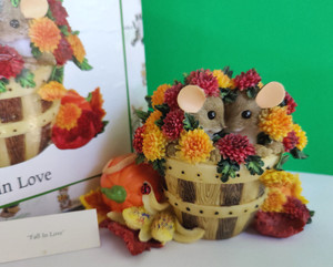 Charming Tails Fall In Love Autumn Fall Pumpkin Corn Fitz and Floyd Figurine