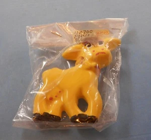 VINTAGE YELLOW POTTERY COW PIN - Picture 1 of 2