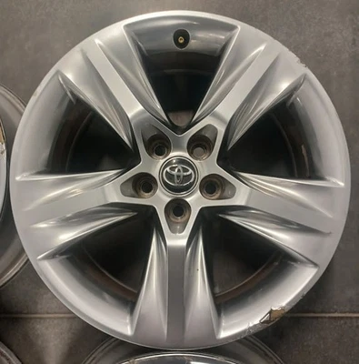 Llanta Toyota Highlander 19" 2014-2019 usada 75163 Foto 1 de 4