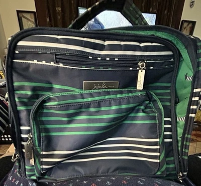 Bolso de pañales JUJUBE azul marino Be Classy Providence forro para perro con monedero/embarco de mano Foto 1 de 4