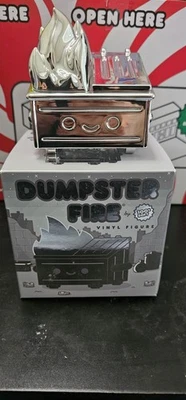 Dumpster Fire Chrome Edition (exclusivo de Kidrobot) Foto 1 de 4