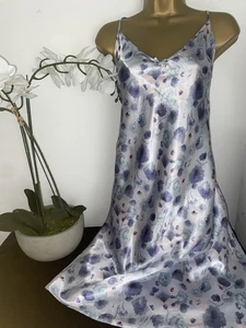 BEAUTIFUL BHS SLEEK BLUE GLOSSY SATIN NEGLIGEE/ NIGHTDRESS SIZE 20 - Picture 1 of 10