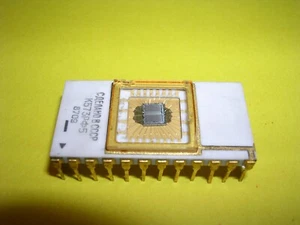 Markenlos KP573RF5 USSR / Russian Clone of an Intel C2716 (2716, D2716) Chip - Bild 1 von 3