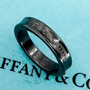 Anillo estrecho Tiffany & Co. 1837 tamaño EE. UU. 5,5 negro titanio - Imagen 1 de 24