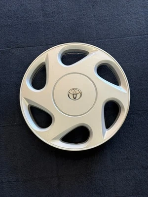 (1) Cubierta de rueda tapacubos OEM 1997-1999 Toyota Camry 15" P/N# 42621-AA040 61089 Foto 1 de 2