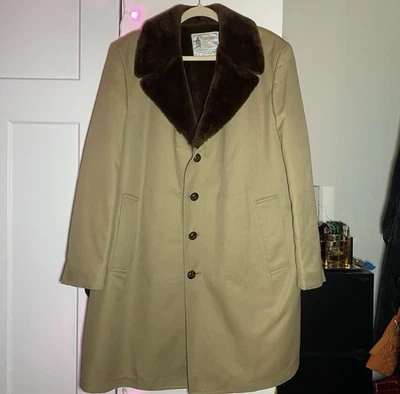 Abrigo London Fog Vintage Tostado con Cuello de Piel Sintética Marrón Talla 44/XL Foto 1 de 4