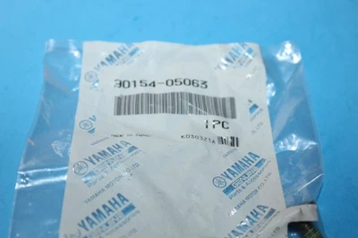 Cubierta lateral con tornillo Yamaha 1992 WR200 WR200 OEM # 90154-05063 NUEVO DE STOCK Foto 1 de 2