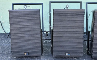 Alto-falante compacto Meyer Sound UPA-1P cobertura ampla com suporte (par) THS - Imagem 1 de 4