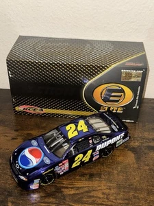 2001 Action Elite Jeff Gordon Dupont Pepsi Chrome 1/24 Scale Elite 1 Of 1800 MiB - Picture 1 of 9