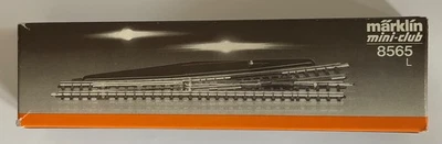 Marklin 8565 z gauge railway LEFT HAND switch/ points. 13 degree r 490mm 110 mm - Image 1 of 4