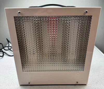 Full Spectrum Solutions Ultralux II Portable Lighting Fixture Model #007422 - Image 1 of 4