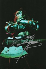 Gene Simmons "Kiss" Autogramm signed 20x30 cm Bild ACOA Gene Simmons "Kiss" Autogramm signed 20x30 cm Bild ACOA